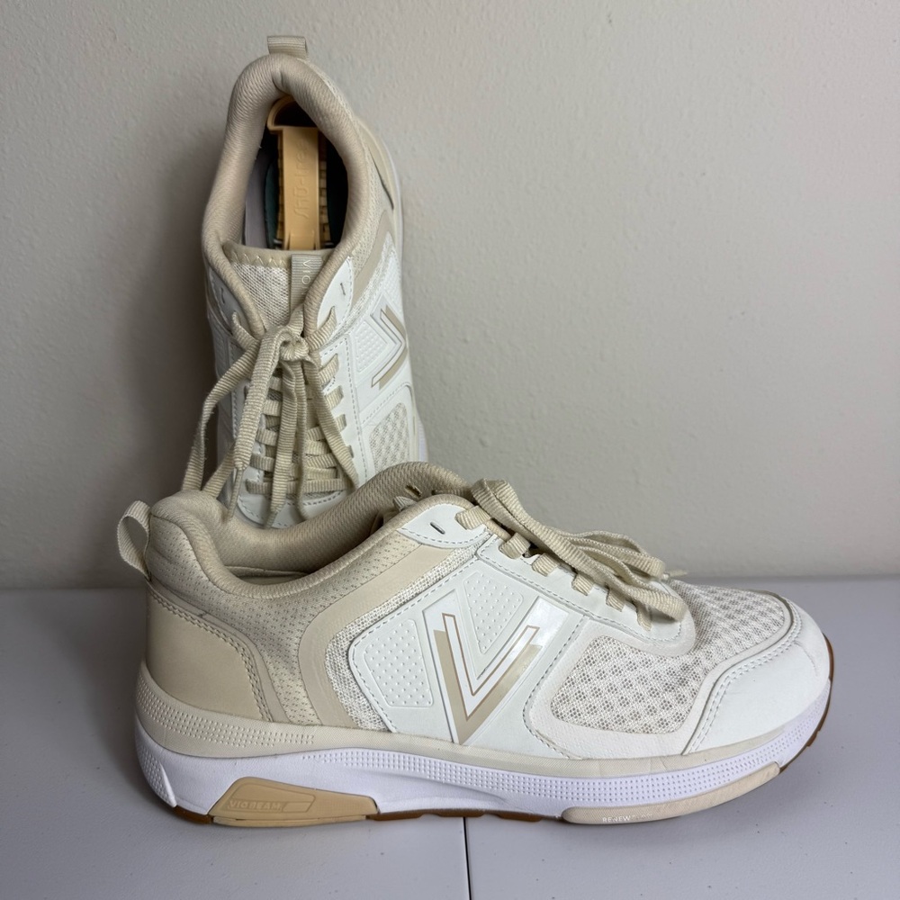 Vionic Womens Size 8 Walk Strider Leather Mesh Performance Walking Sneaker Cream